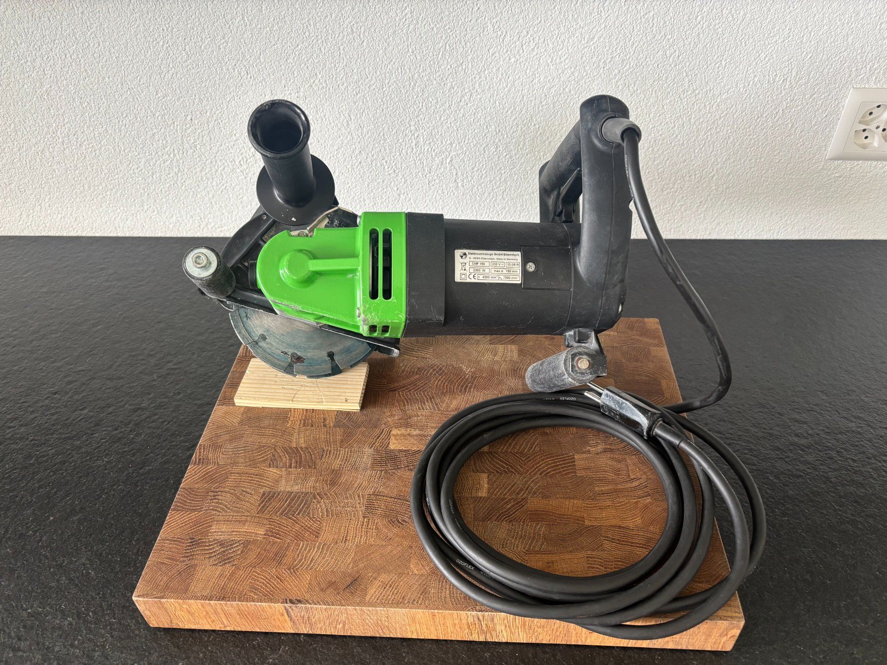 Tutte le macchine: EMF 150 Eibenstock Mauerschlitzfräse – Usato da St. Pantaleon venduto da McIntosh01 1