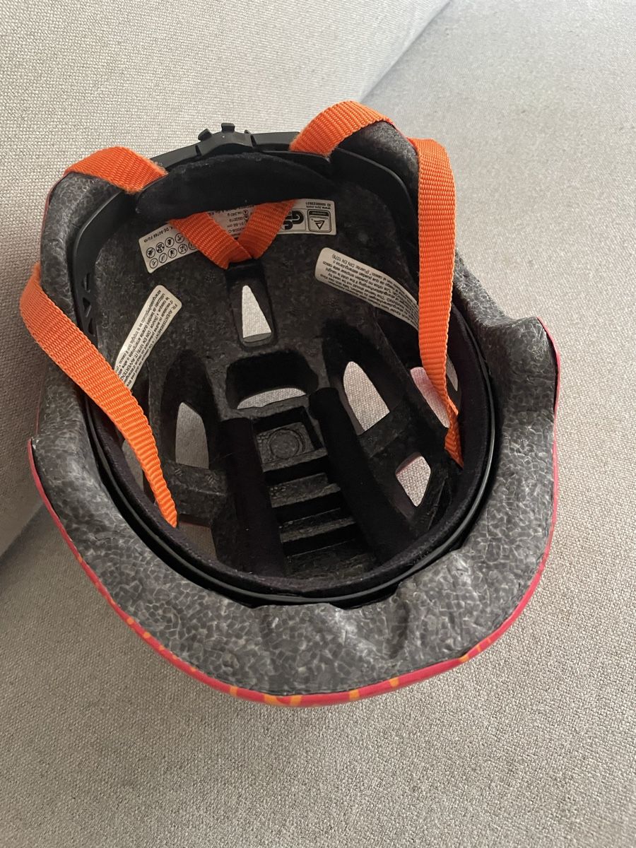 Uvex Caschi: Uvex Kinderhelm rot – Usato da Wilen b. Wil venduto da Tschisi 1