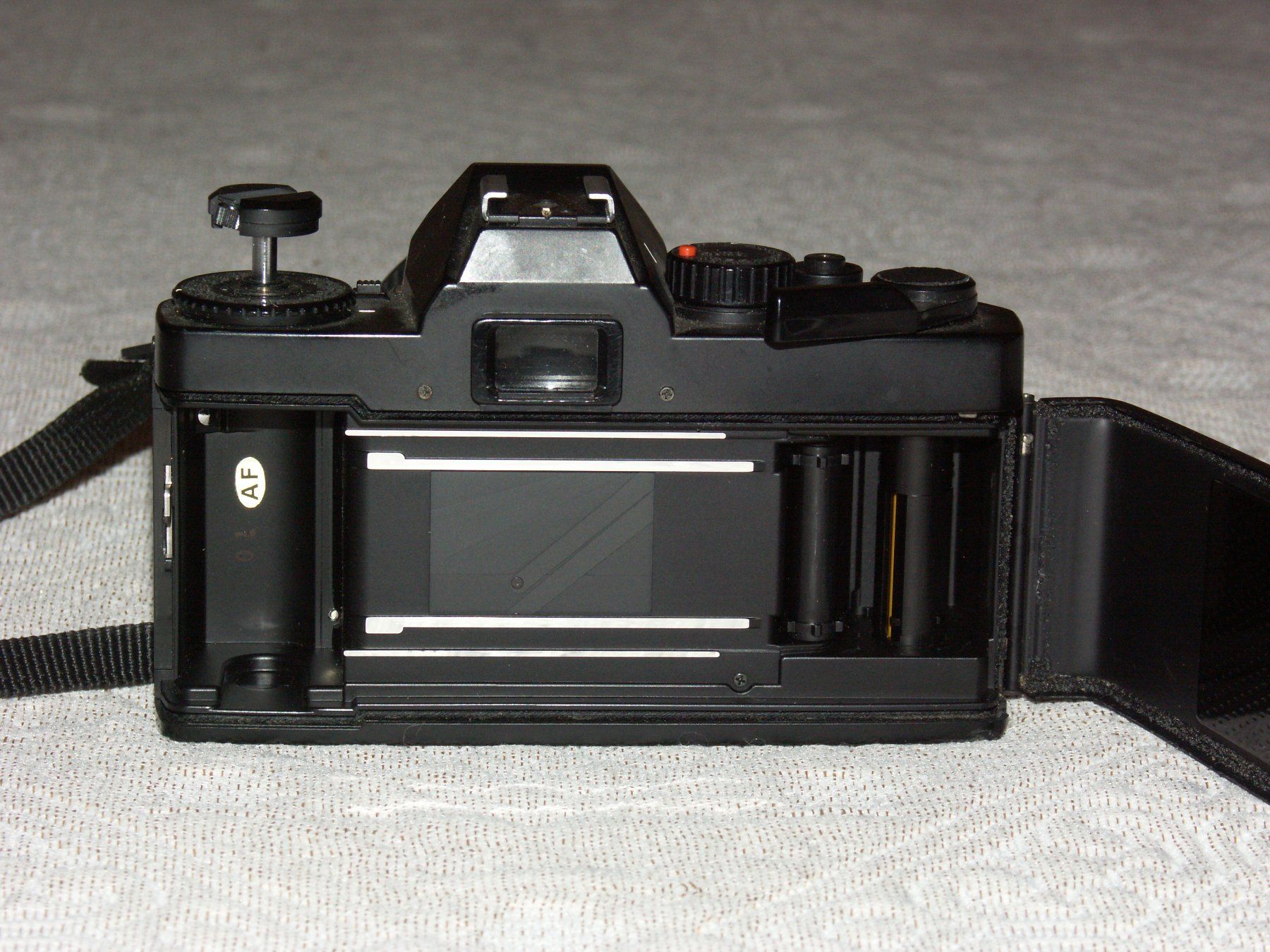 Mamiya Fotocamera: Mamiya ZE-2 Quartz Sekor 35-70mm – Usato da Corbeyrier venduto da SkinGraft 2