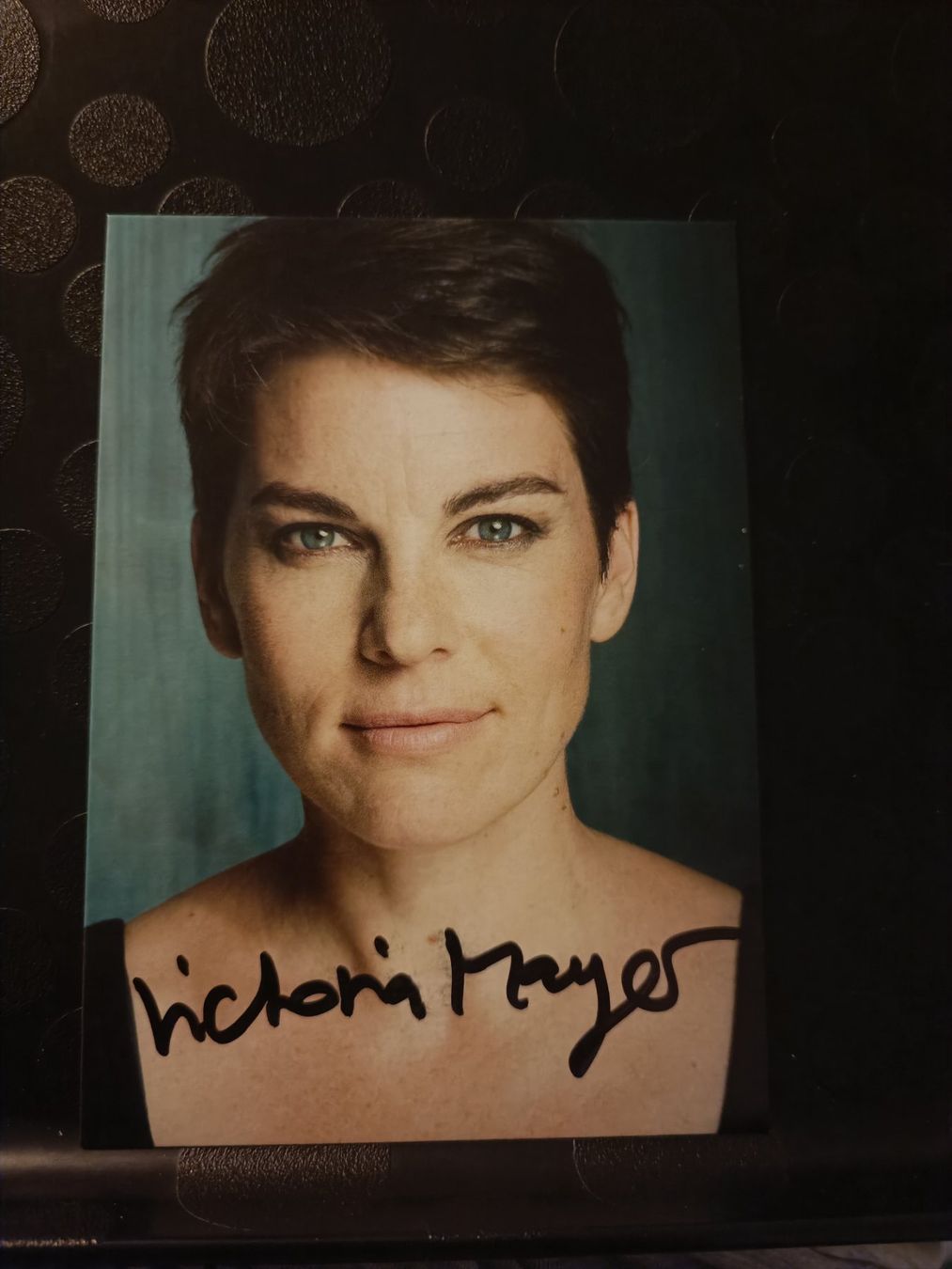 Autografi: Victoria Mayer - handsigniert – Usato da Menziken venduto da Artographs