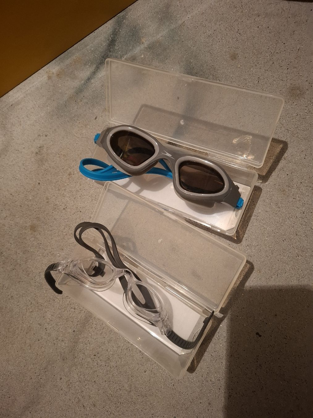 Occhiali & Lenti: Schwimmbrille Arena mit Etui gebraucht – Usato da Rickenbach LU venduto da mimy545 1
