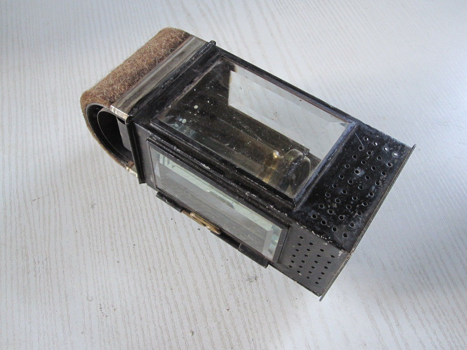 Armée suisse Lampes anciennes: Armeelaterne schwarz – D'occasion à Worb par Santosdumont