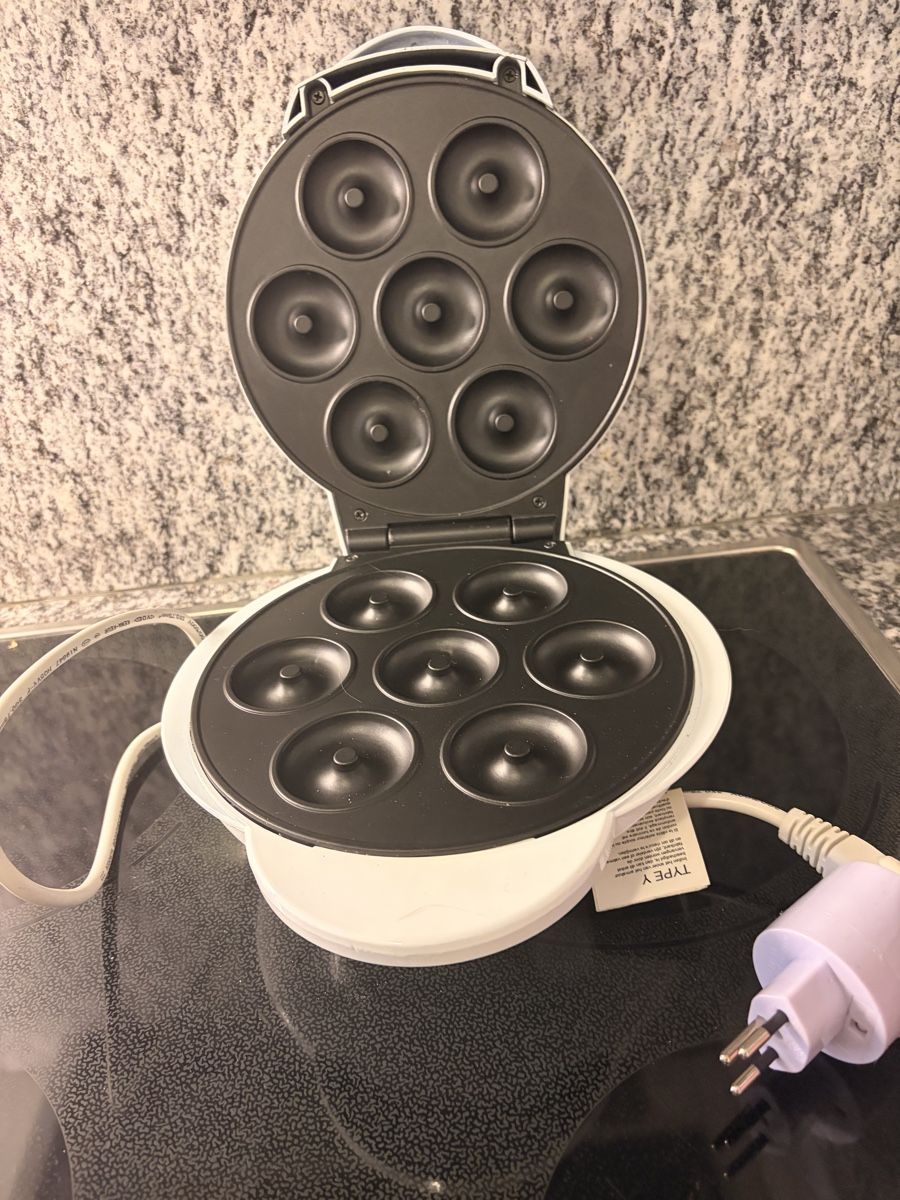 Küchengeräte: Donut Maschine – Gebraucht aus Pfäffikon ZH von she_qkn2