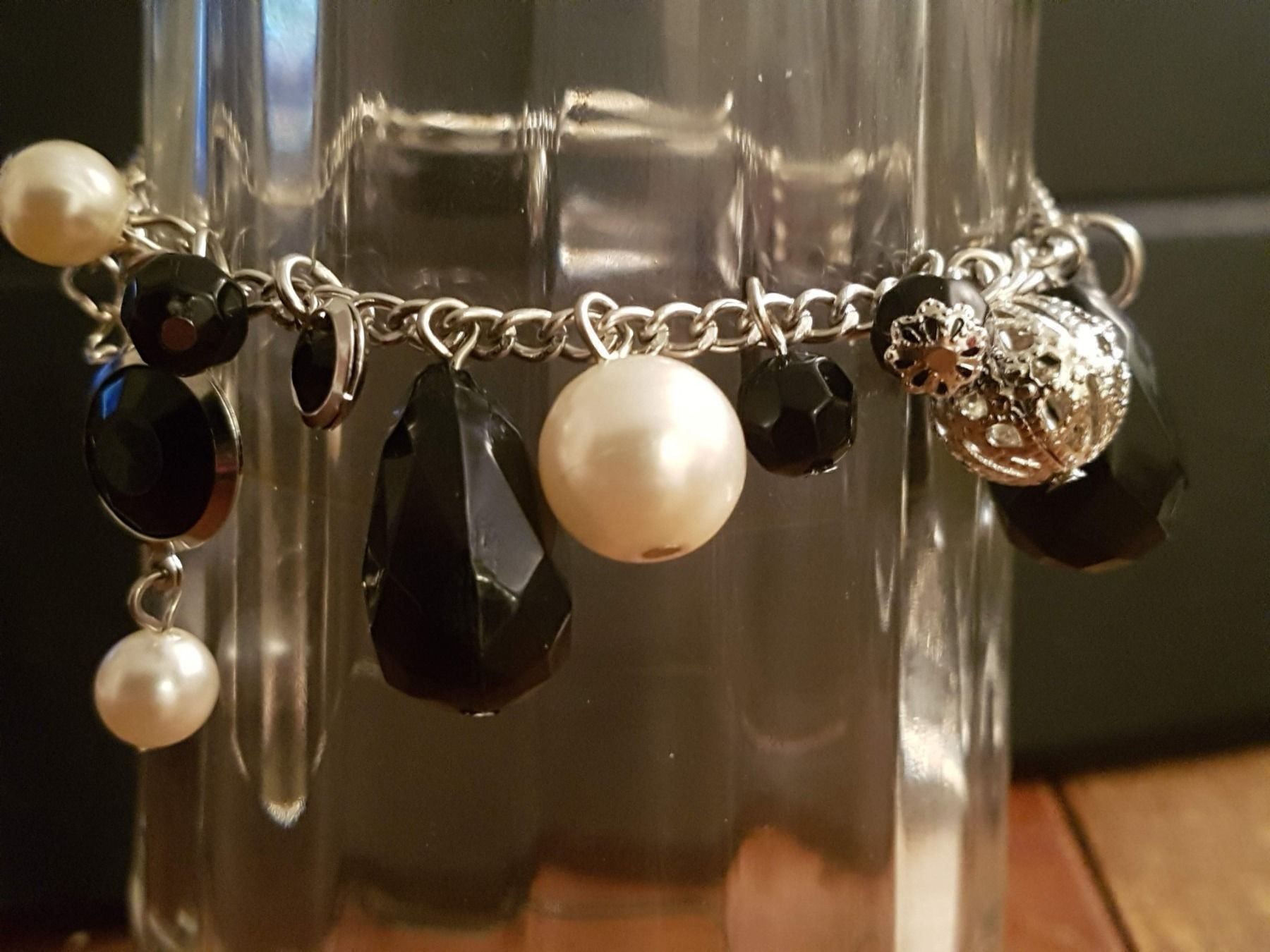 Bracciali & Braccialetti: Armband schwarz silberf. perlenartig – Usato da Ettingen venduto da Maranathatalitha 5