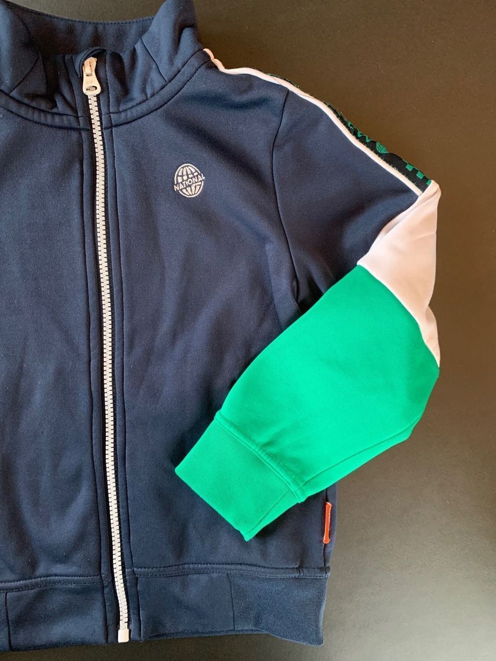 Pullover & Sweatshirts: Sweatjacke 110/116 – Gebraucht aus Benken ZH von Pinot2015 1