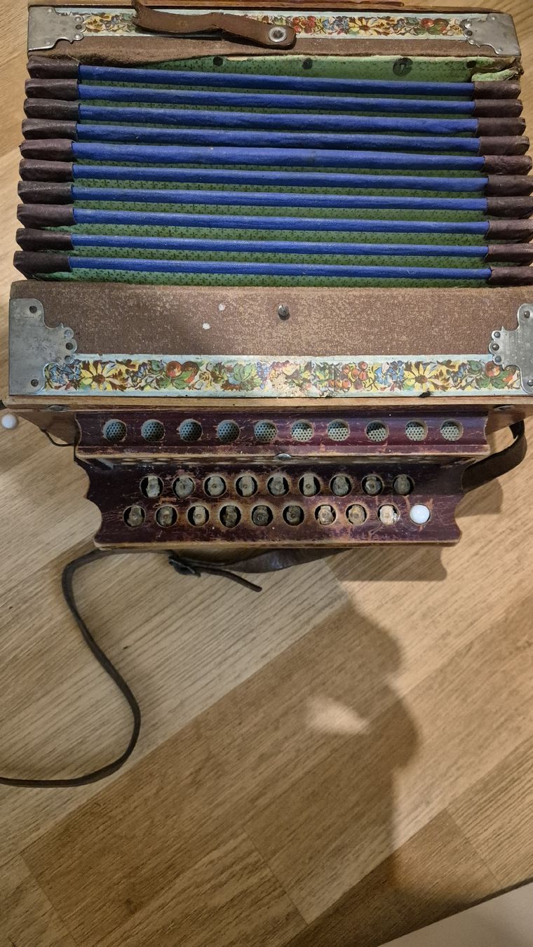 Strumenti musicali: Alte Schweizer Orgele Defekt – Usato da Rämismühle venduto da beni0010 2