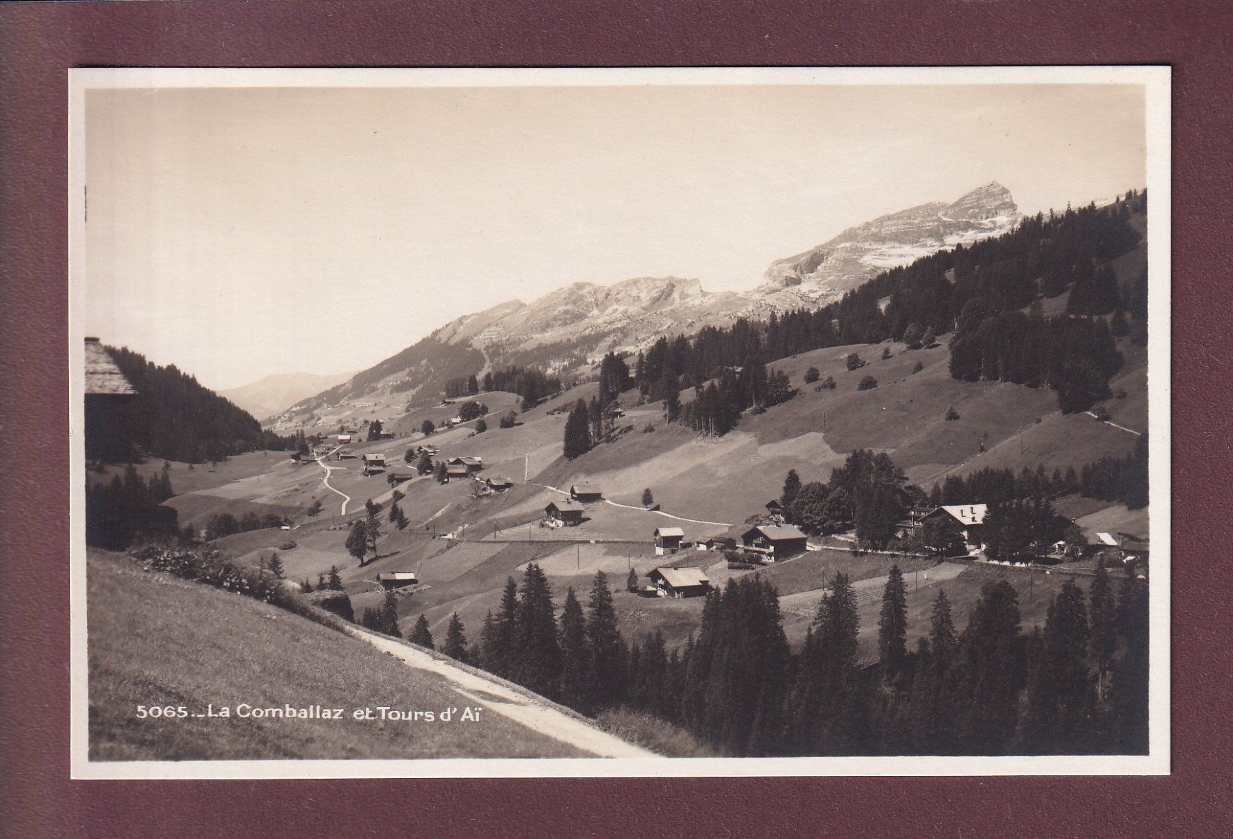 Cartoline postali: LA COMBALLAZ - Tour d'Aï – Usato da Pully venduto da nicecards