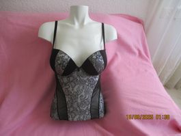 Neuer Bustier