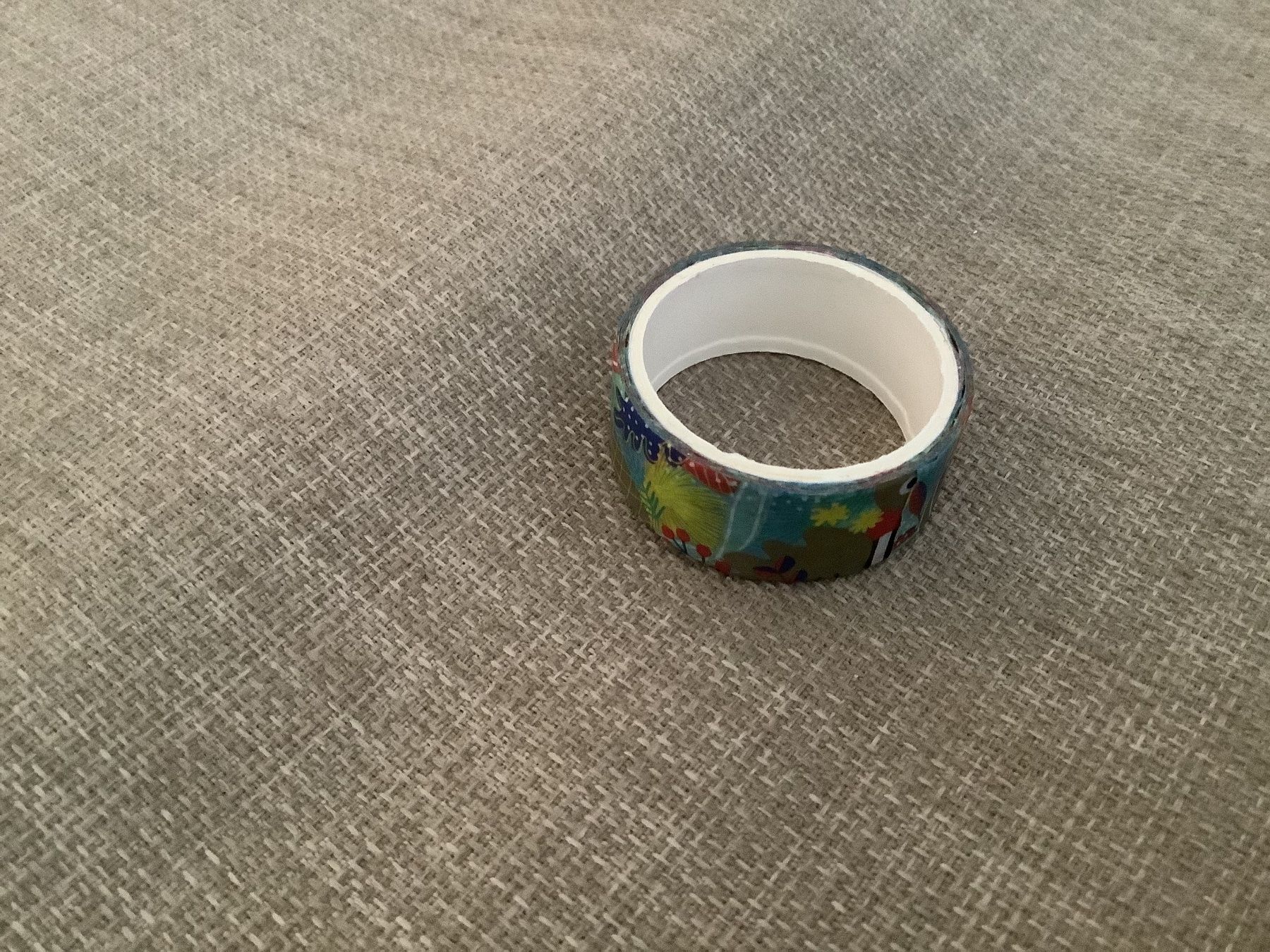 Altro materiale per ufficio: Colorful tape, perfect for gift wrapping – Nuovo e nell'imballaggio originale da Zürich venduto da eli_685m 2