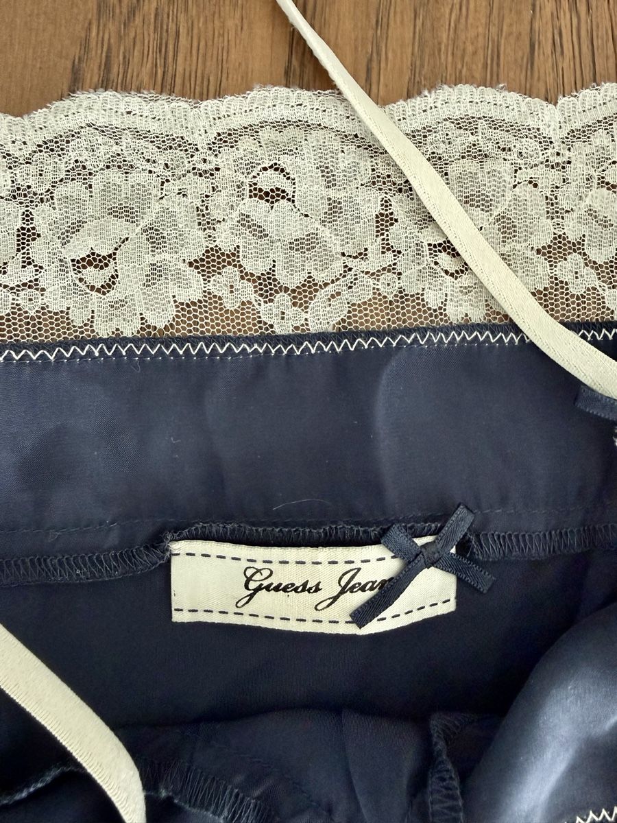 Guess Tops: Guess Jeans Top – Neu (gemäss Beschreibung) aus Davesco-Soragno von tin_6xjv 1
