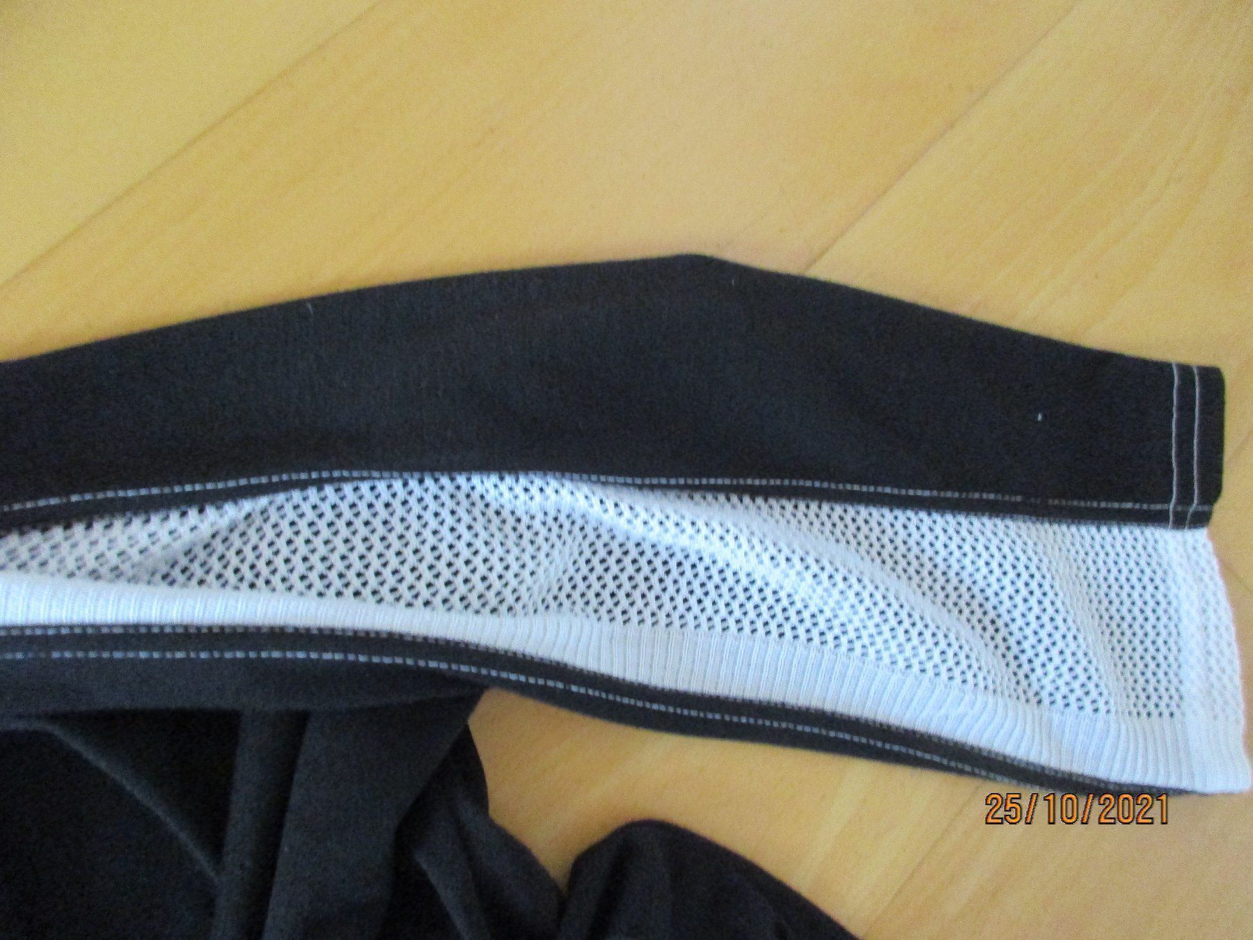 Pulls & Sweat-shirts: Pullover 50 sehr Raffiniert – Neuf (Voir description) à Ottenbach par Claurin 2