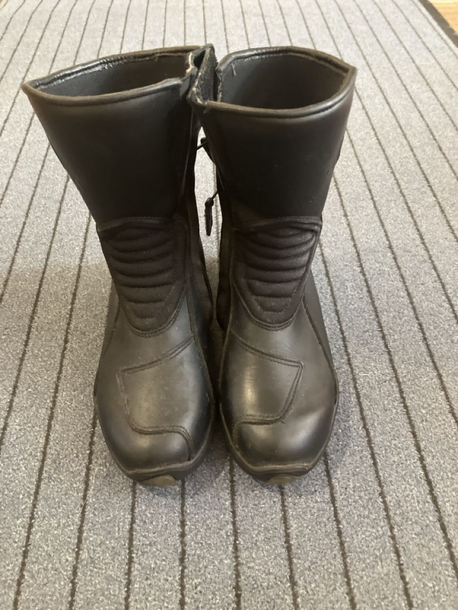 Scarpe da uomo: Motoradschuhe – Usato da Erlenbach im Simmental! venduto da Simmentaler-Perlen