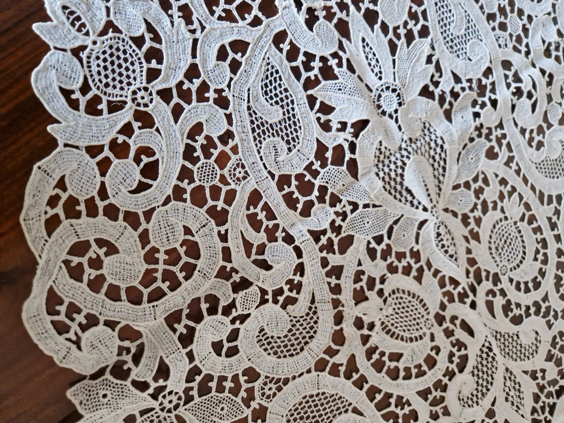 Altra biancheria da tavola: Plauener Spitze Oval 112x60cm – Usato da Bern venduto da Antikbatik 4