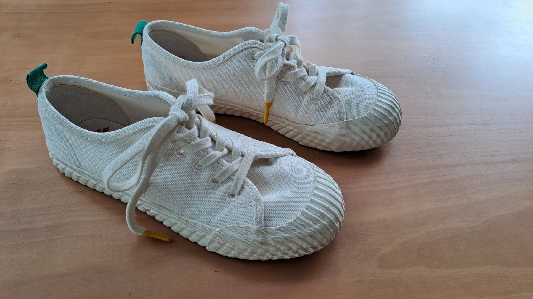 H&M Scarpe per ragazze: Stoff Sneakers Grösse 36 – Usato da Staufen venduto da mencel