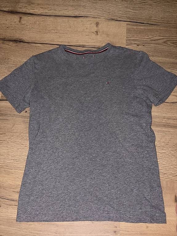 T-shirt: 3er Pack Tommy hilfiger tshirts – Usato da Therwil venduto da for_zh9f 3