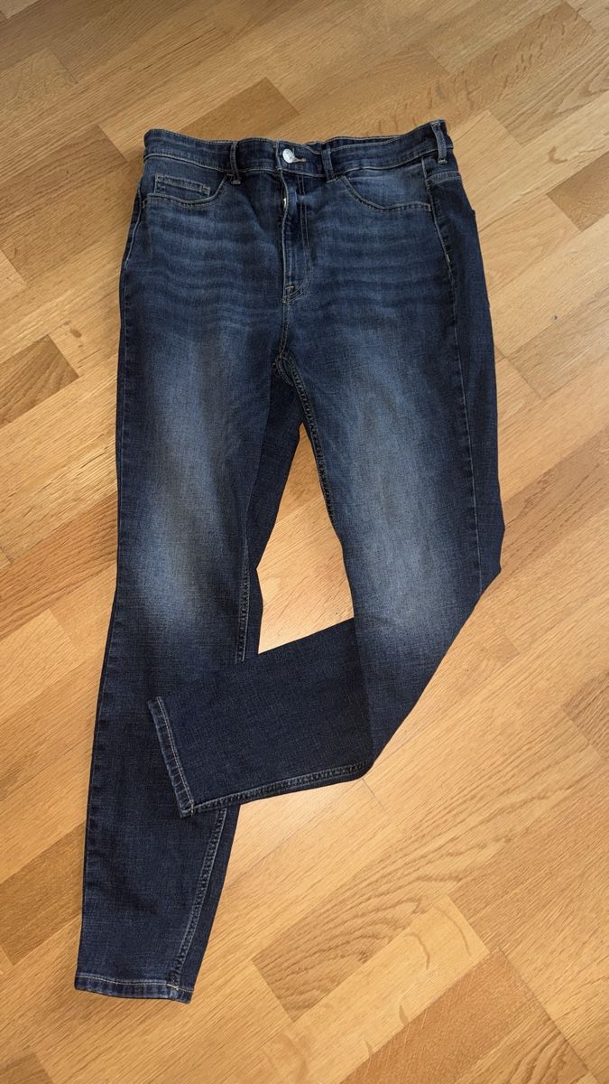 H&M Jeans: Jeans Jeggings H&M, M – Usato da Gümligen venduto da morticiaaddams 1