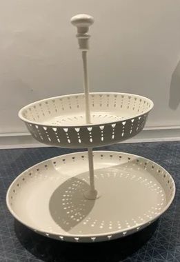 Ikea Plateaux: Plateau à 2 étages blanc crème Ikea – Neuf (Voir description) à Epagny par Mjcee