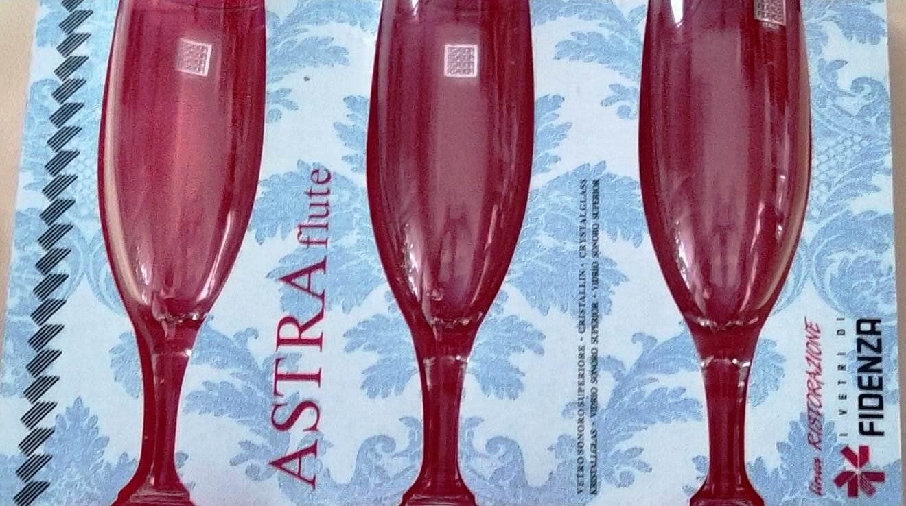 Gläser: Champagnergläser / Sektgläser - 6 Gläser - – Neu und originalverpackt aus Zürich von 1980ale 1