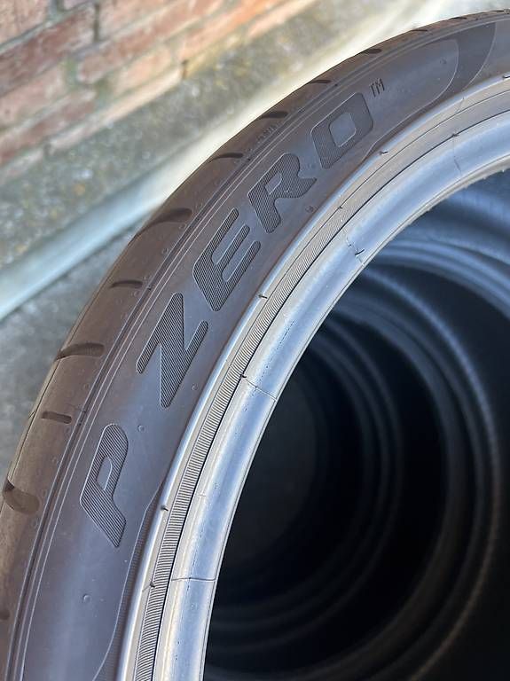 Pneumatici & Ruote complete: 235/35/19 Pirelli Sommerreifen  – Usato da Frasnacht venduto da nobloff 4
