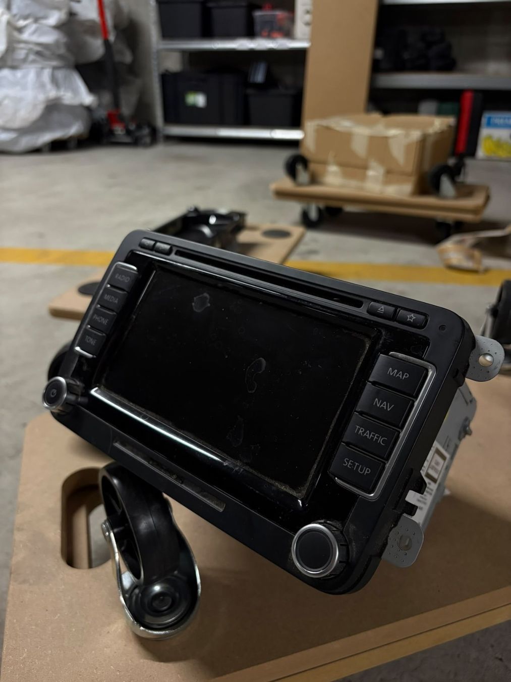Tutti pezzi di ricambio auto: Original VW Autoradio – Usato da Steinmaur venduto da Meilenwerk