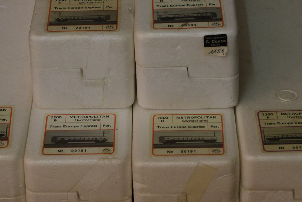 Metropolitan Modelleisenbahnen: Metropolitan SBB TEE RAe Zug im Neuzustand – Neu und originalverpackt aus Kerns von Buma6 6