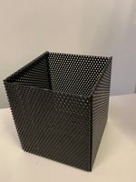 kl. Metallbehälter Lochblech schwarz für Stifte, Pinsel ..