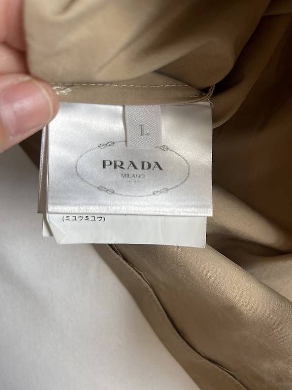Prada Pantaloni: Prada Shorts – Usato da Wädenswil venduto da Cocomagi 2