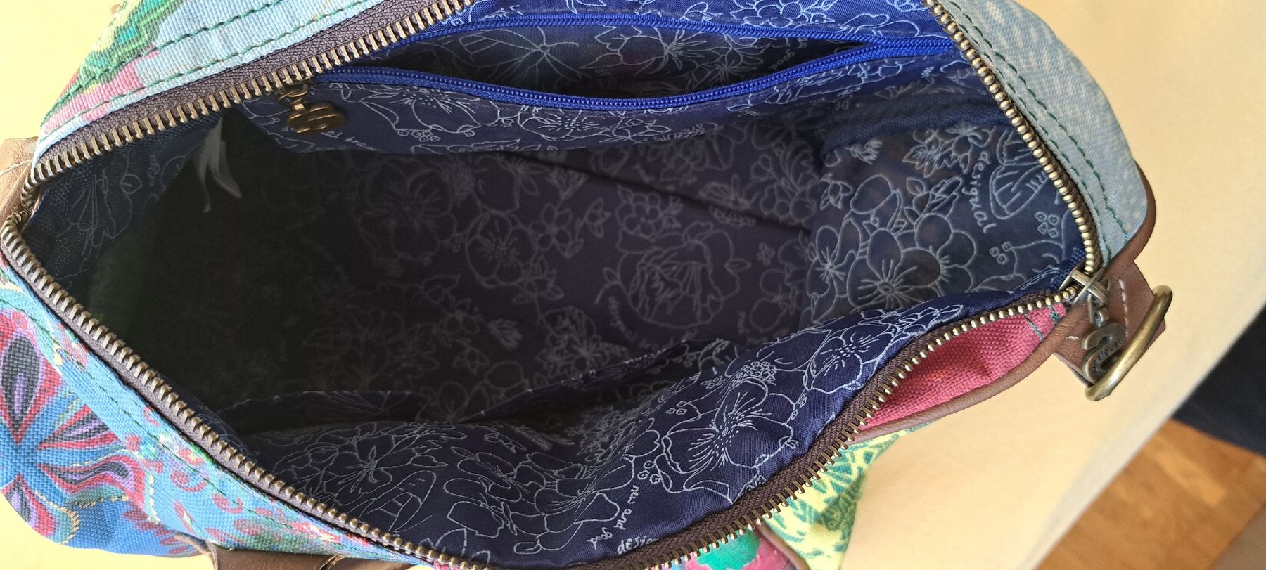 Desigual Borse da donna: Sac à main Desigual NEUF ! patchwork multicolore – Nuovo e nell'imballaggio originale da Meyrin venduto da gazon02 9