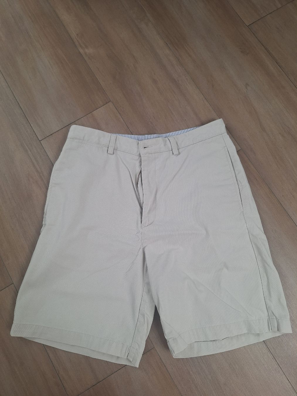 Tommy Hilfiger Pantaloni: Tommy Hilfiger 34 light beige shorts – Usato da Yens venduto da rob_nsw7