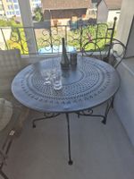 Gartentisch mit 4 Stühlen, vor 2 Jahren restauriert