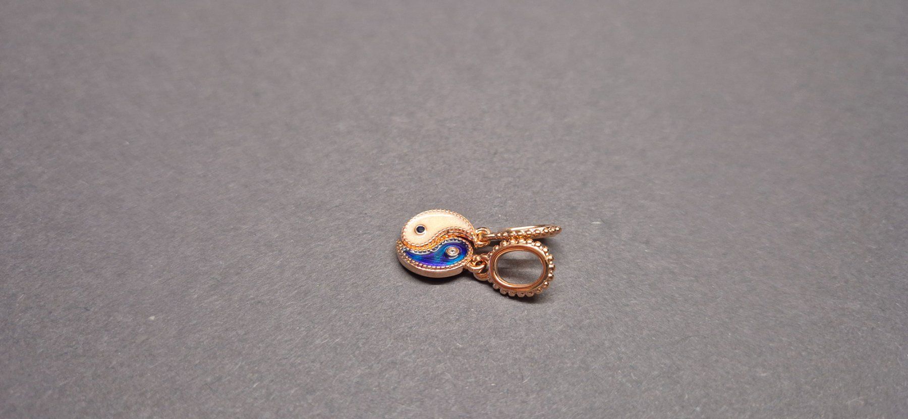Ciondoli: Silber Charm Ying&Yang +Garantie – Nuovo (secondo la descrizione) da Rotkreuz venduto da Carbone_Bijou-Shop 1