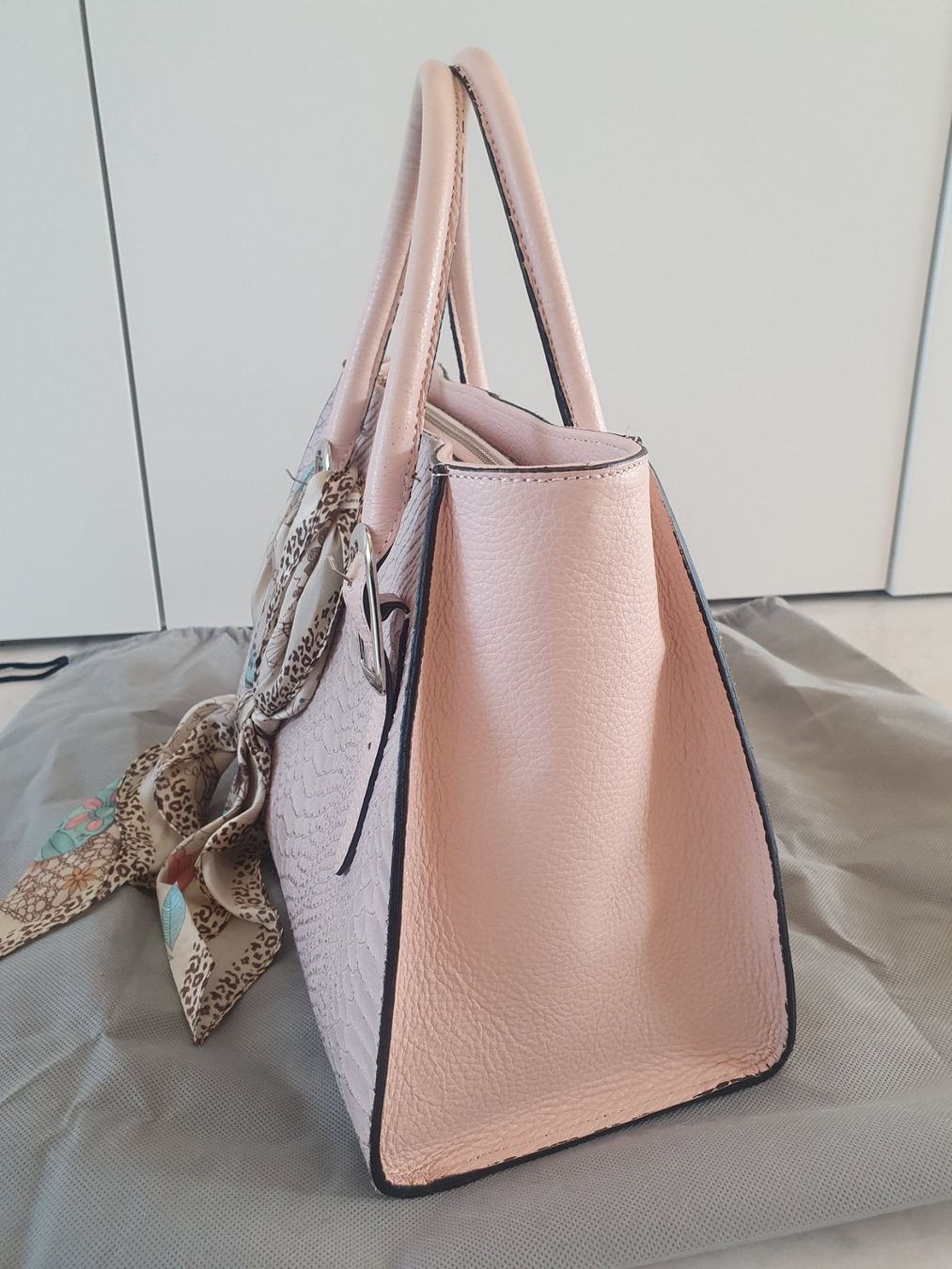Borse da donna: Handtasche Leder Rosa mit Kroko-Optik – Usato da Möriken AG venduto da Xaendu 2