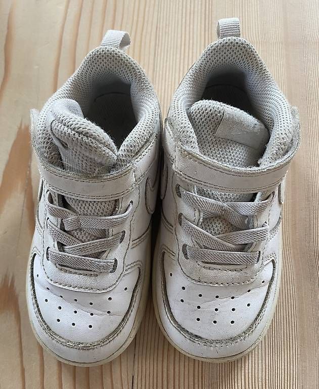 Nike Scarpe per ragazzi: Nike Sneaker Gr 24 – Usato da Kesswil venduto da canvas12
