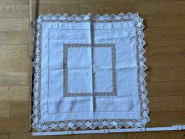Weisse Leinentischdecke mit Stickerei 55 x 55 cm, antik