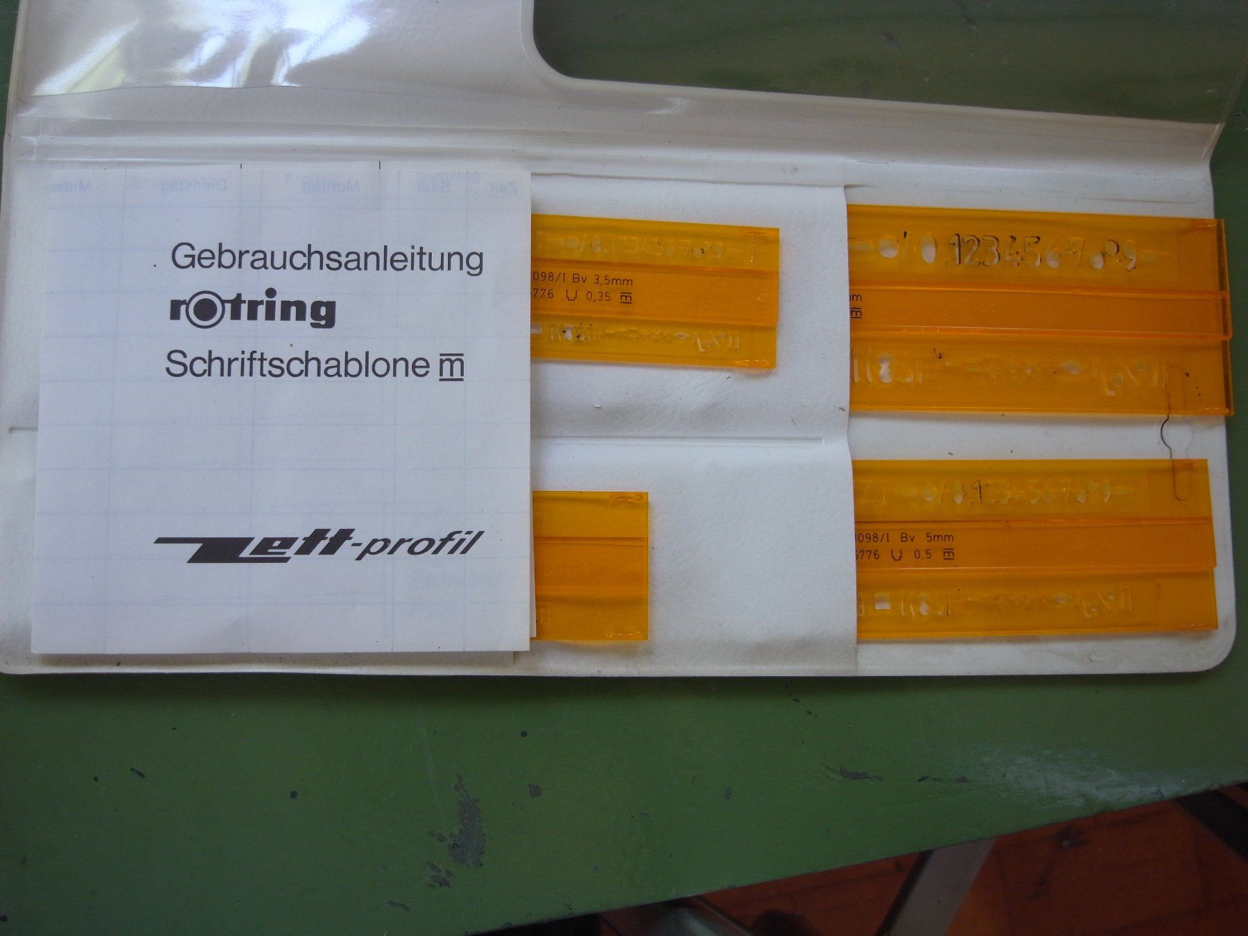 Rotring Sciablone: Rotring Schriftschablone Schreibschablone Standardgraph – Usato da Luterbach venduto da etap26