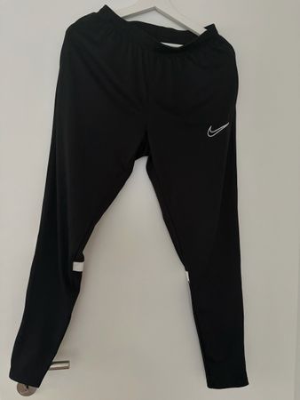 Nike Trainingshose Schwarz/Weiss Gr. M 
