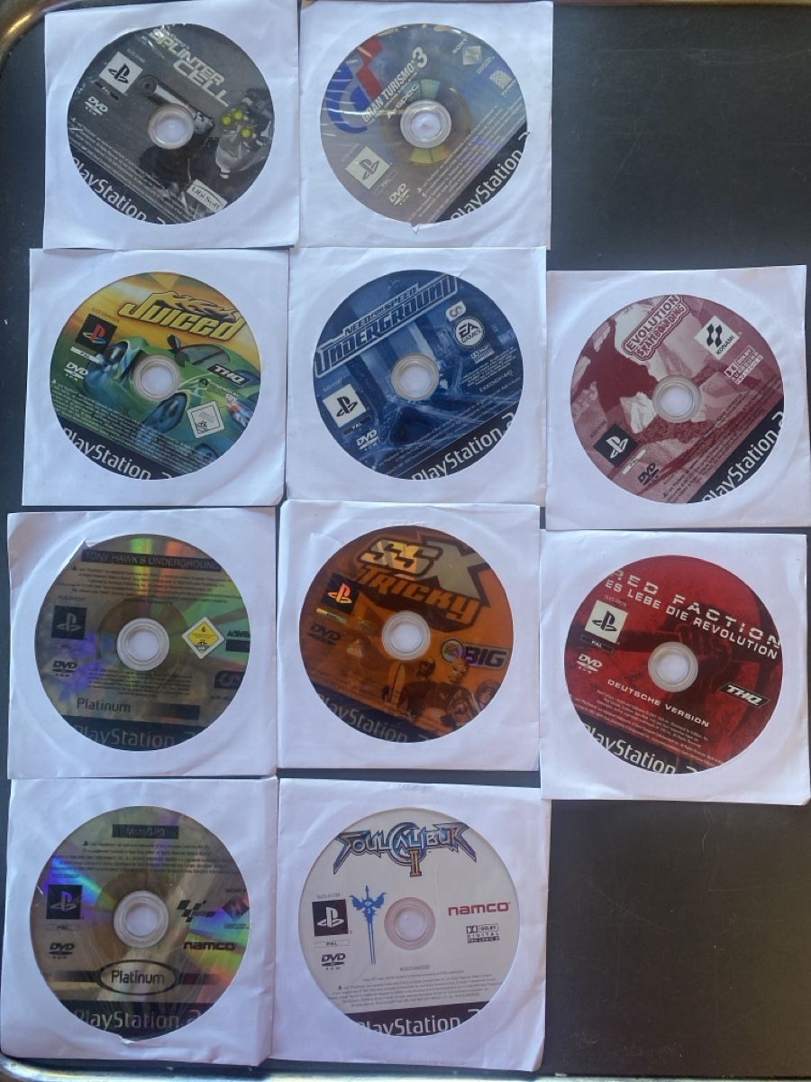 Spiele: 32 PS 2 Spiele und 2 Controller  – Gebraucht aus Solothurn von Bebbimich0 2