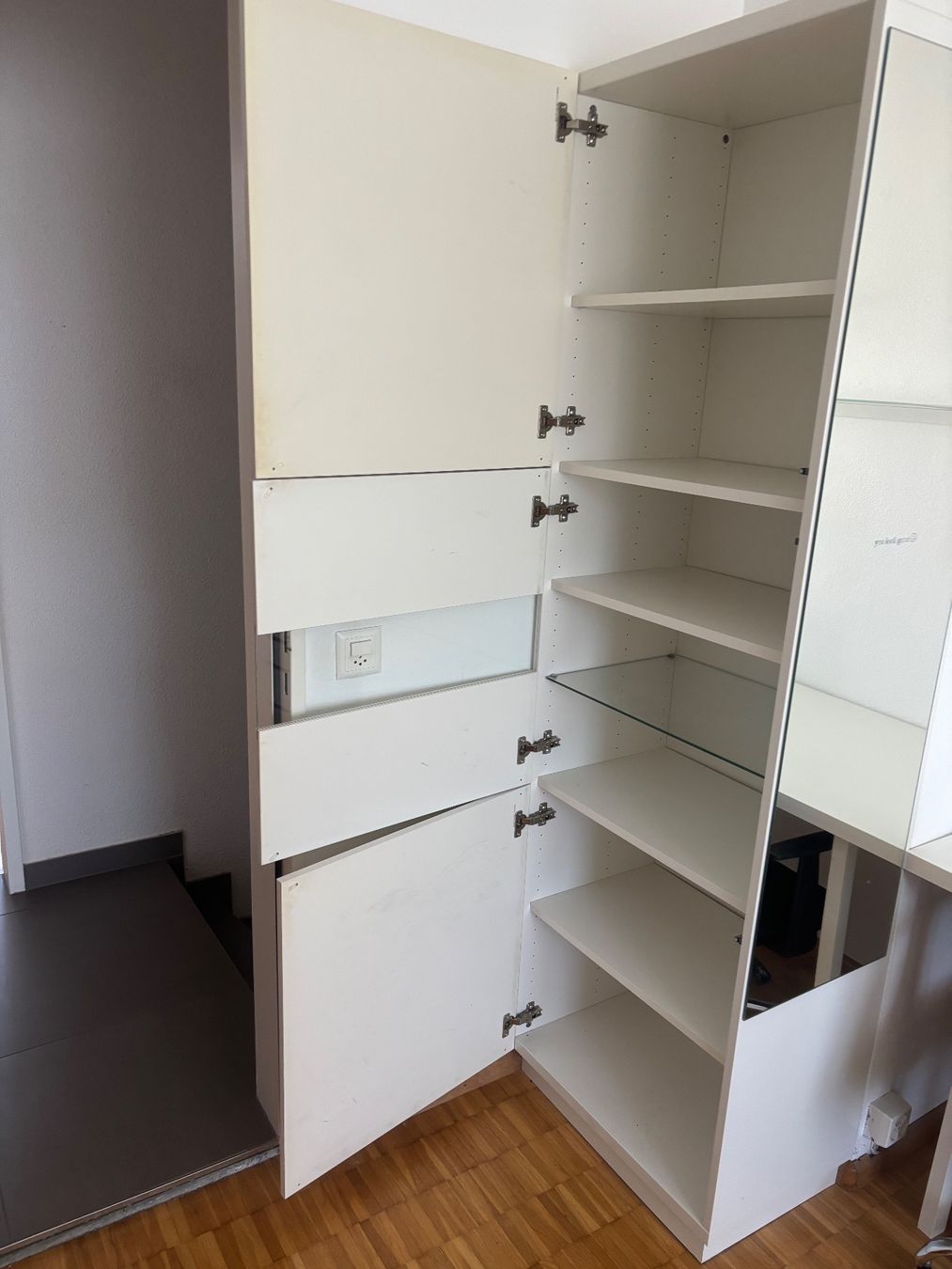 Ikea Armadi: Hochschrank weiss mit Glastüre – Usato da Reinach BL venduto da sto_t8yf 1