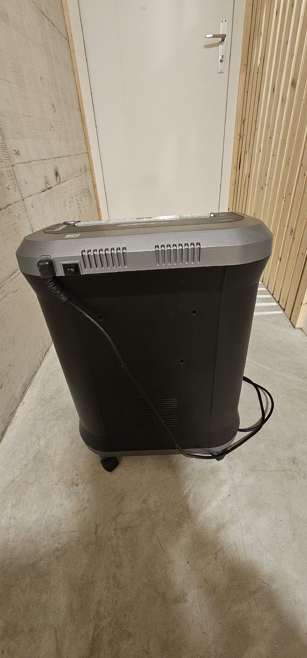 Fellowes Distruggi documenti: Déchiqueteuse Fellowes Powershred 79Ci – Usato da Chézard-St-Martin venduto da rub_78fl 2