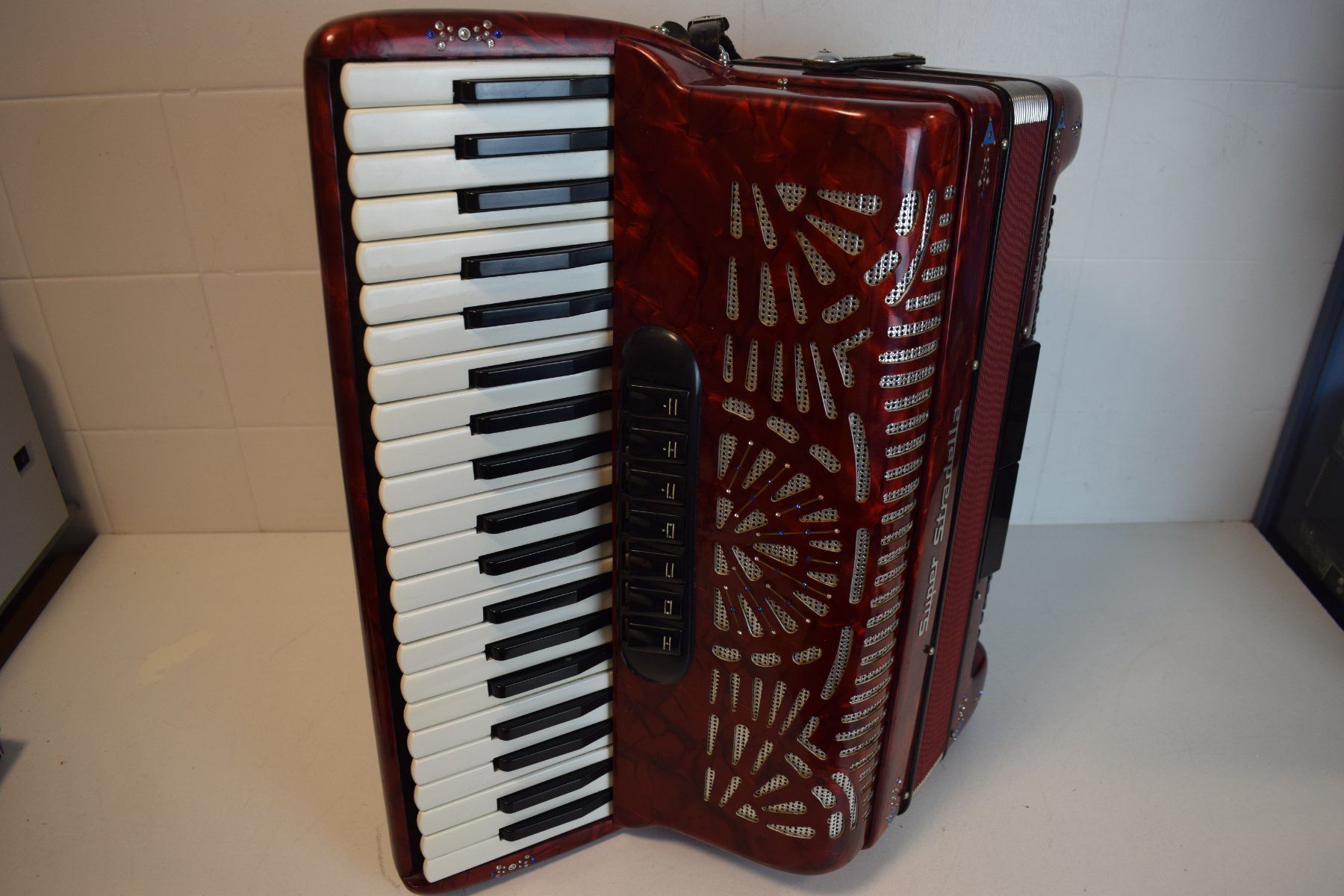 Strumenti musicali: Akkordeon chromatisch Super Stradella – Usato da Zürich venduto da baumusik 6