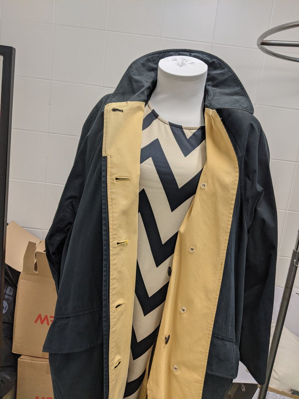 Burberry Cappotti: Burberry Regenmantel GR 40 – Usato da Langnau am Albis venduto da Judithsebi