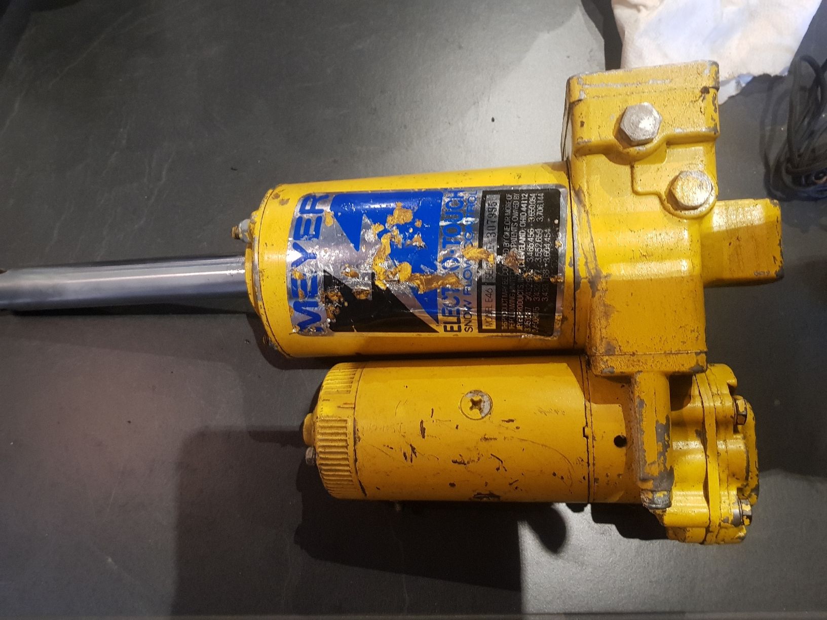 Altri prodotti elettronici: Hydraulikzylinder – Usato da Dietwil venduto da mb54