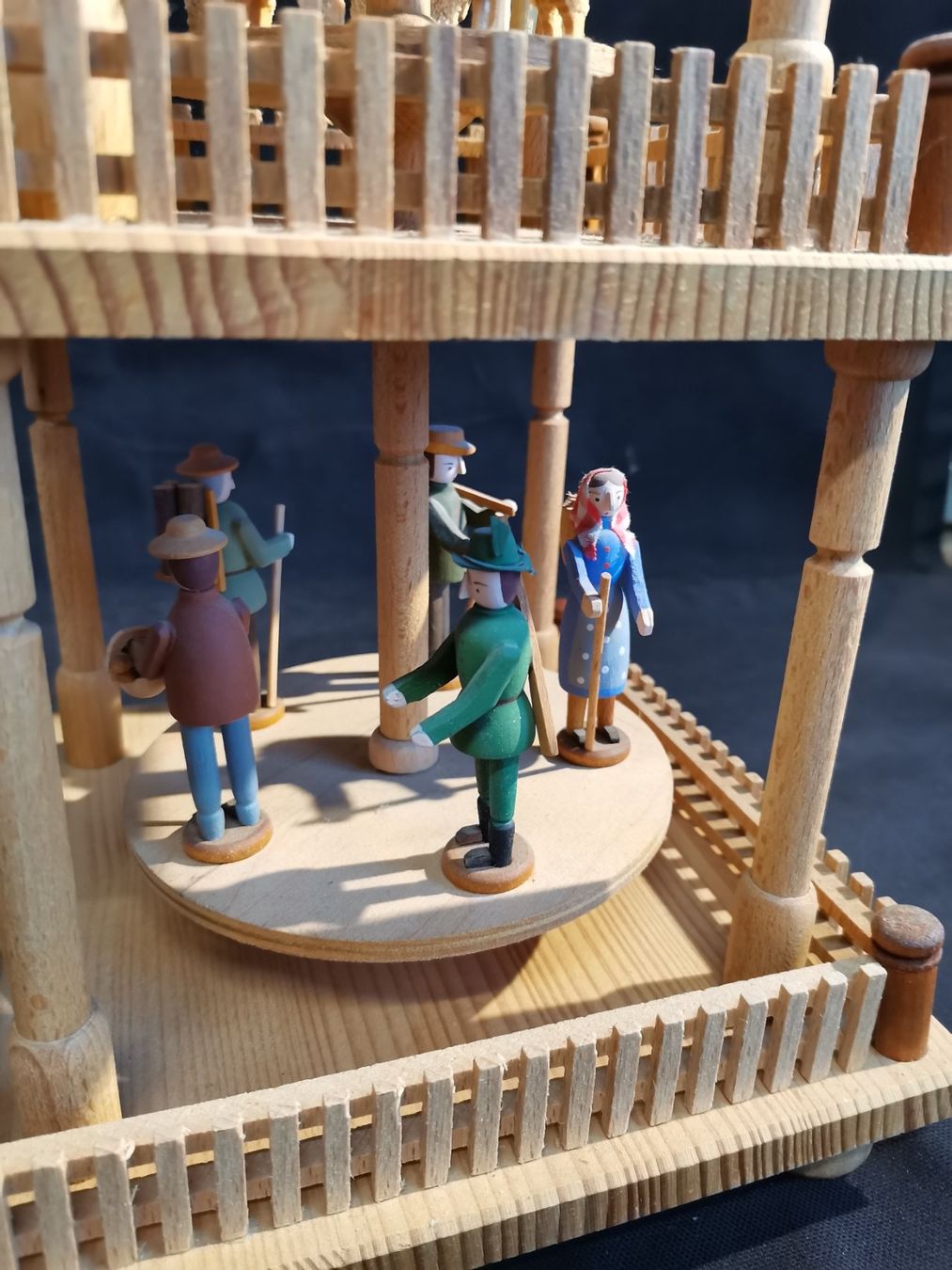 Tutte le decorazioni: Holzpyramide, Weihnachtspyramide, Pyramide Weihnachten – Usato da Wiedlisbach venduto da materialkreislauf 9