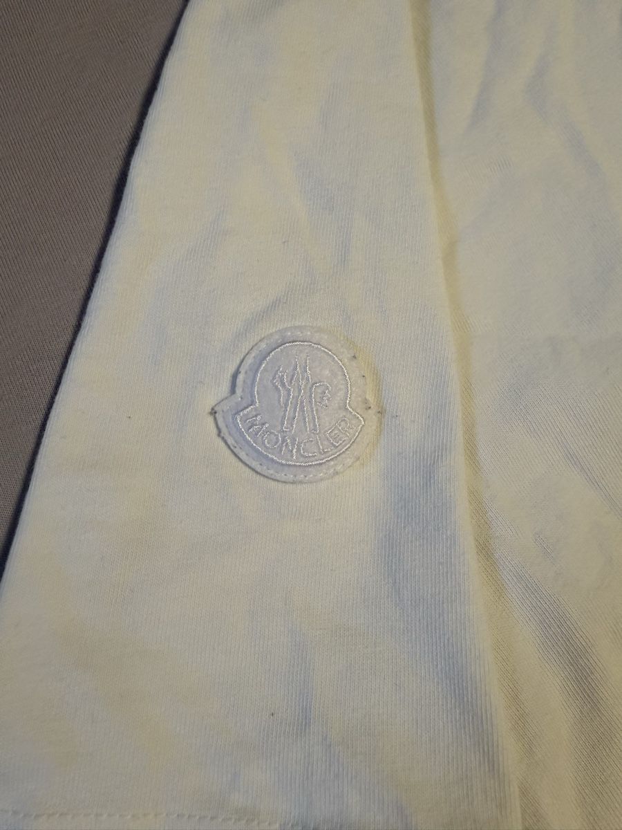 Moncler T-shirt: Moncler T-Shirt | Grösse M, weiss – Nuovo (secondo la descrizione) da Küsnacht ZH venduto da Wozdav 1
