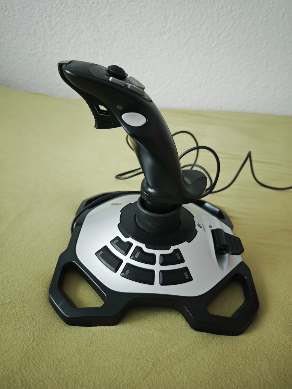 Logitech Controller: Logitech Extreme 3D Pro Twist Handle Joystick – Usato da Bassersdorf venduto da Rogerovi 1