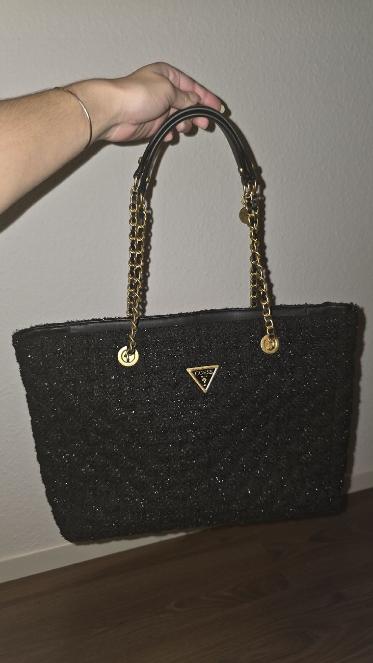 Guess Borse da donna: Guess Handtasche schwarz 🖤 – Nuovo (secondo la descrizione) da Wetzikon ZH venduto da secondhandsfashion