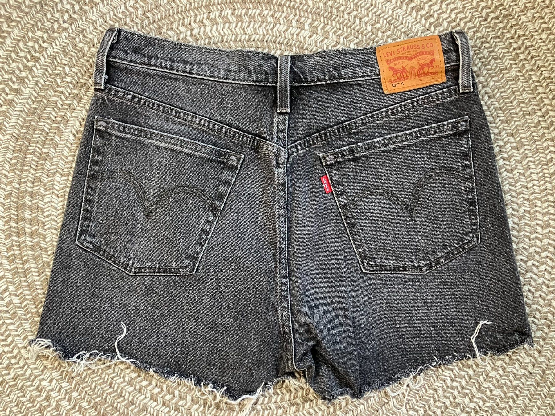 Levi's Jeans: Levi's Jeansshorts W30 – Usato da Laupen ZH venduto da kar_lfz6 1