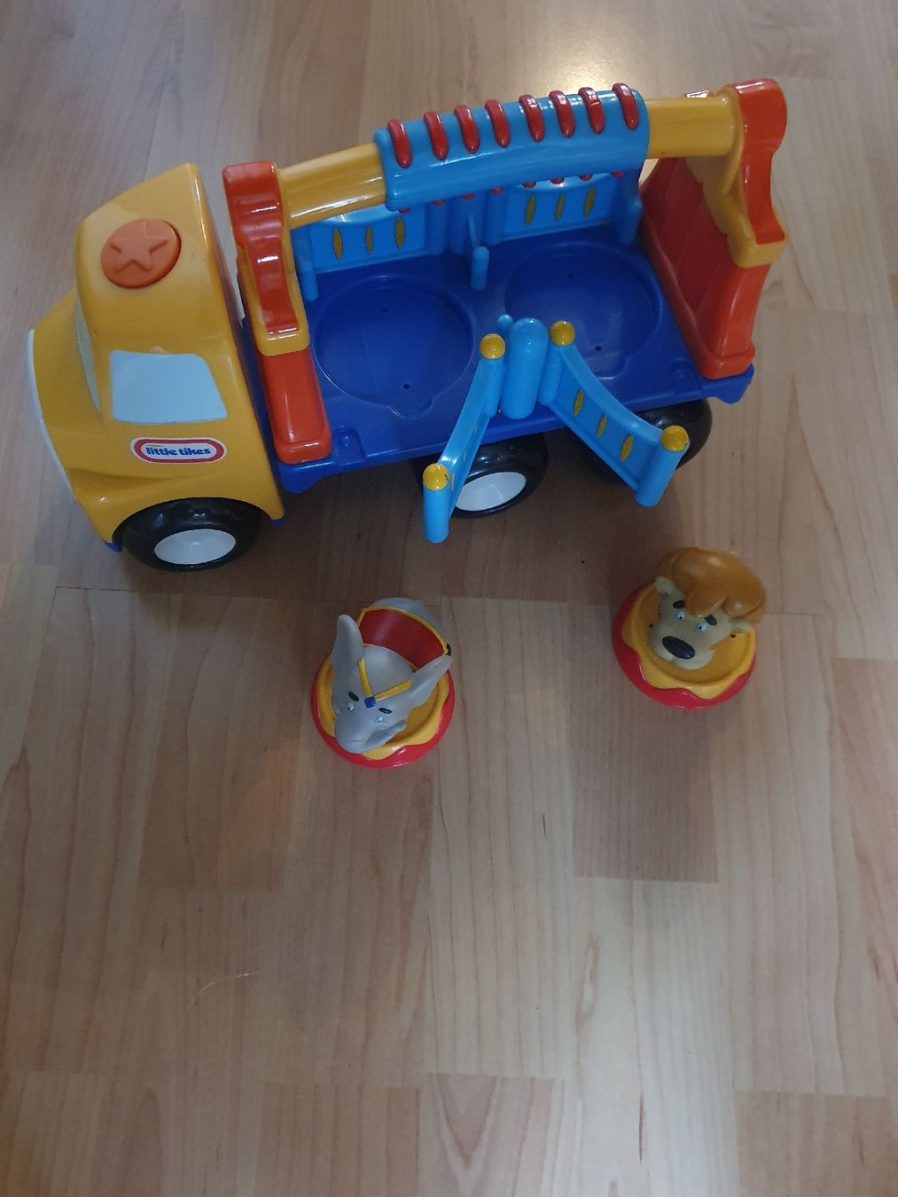 Spielzeuge: Zirkuswagen "little tikes" – Gebraucht aus Deitingen von RK68 3