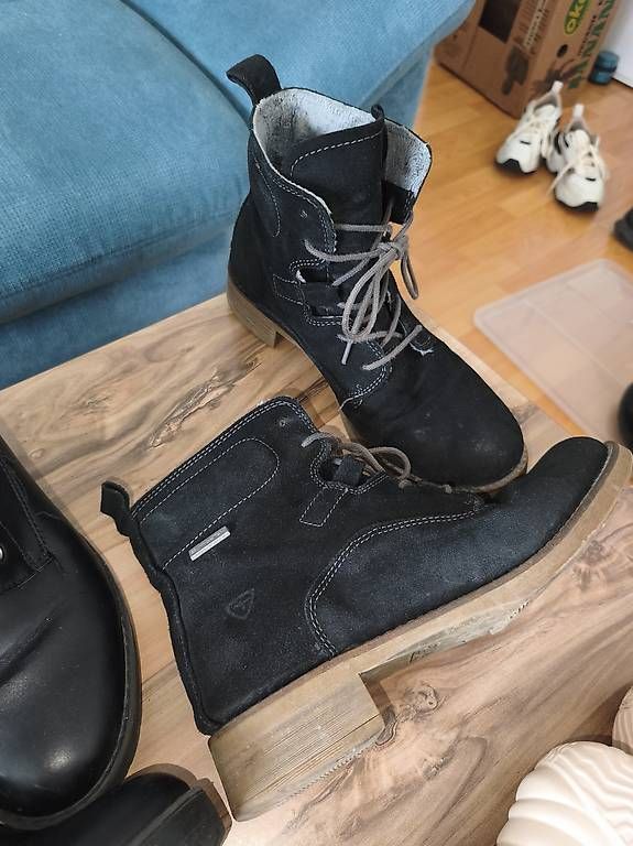 Scarpe da donna: Stiefel / Sandalen – Usato da Kaisten venduto da lys_zzy8 1