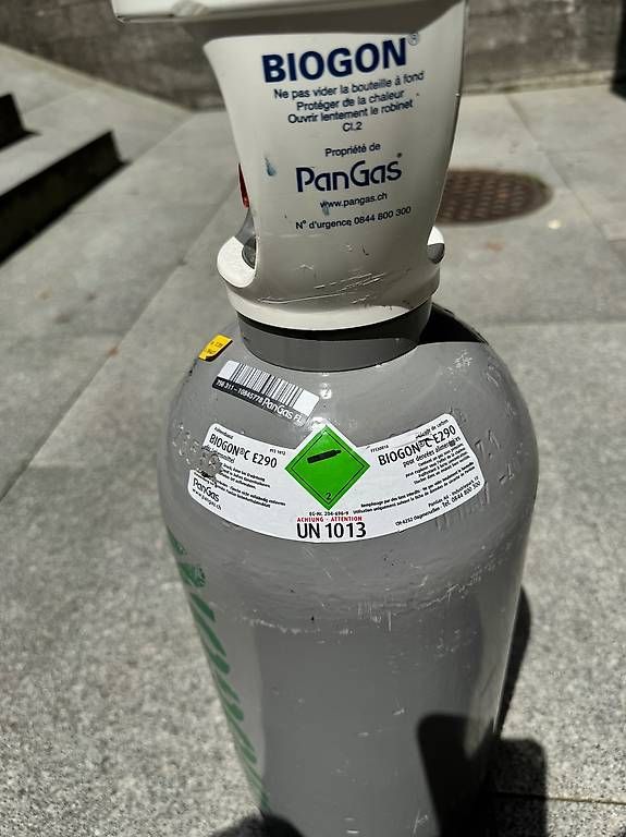 Apparecchiature e tecnologia a gas: Gasflasche voll – Usato da Zürich venduto da Cibin 3